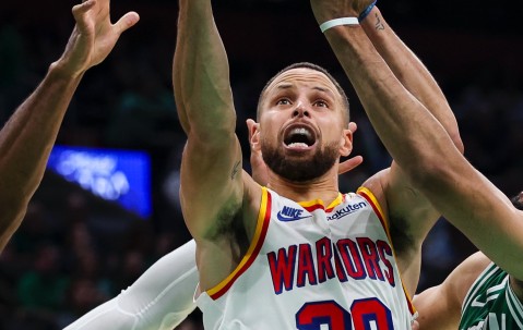 宝威体育APP-湖北华菱前锋全场助攻，助球队逼平对手